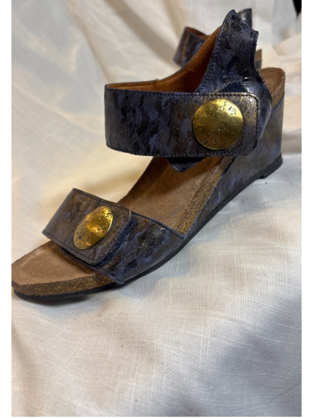 Carousel 3 Crazy Sexy Wedges sz 8-8.5 Dark Blue Bronze accents almost new! - Picture 11 of 11